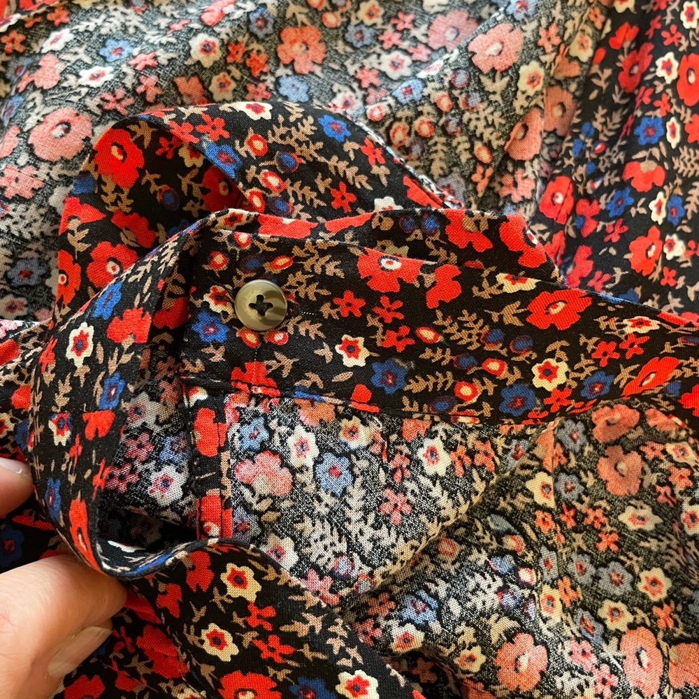Floral wrap blouse - Picture 10 of 10